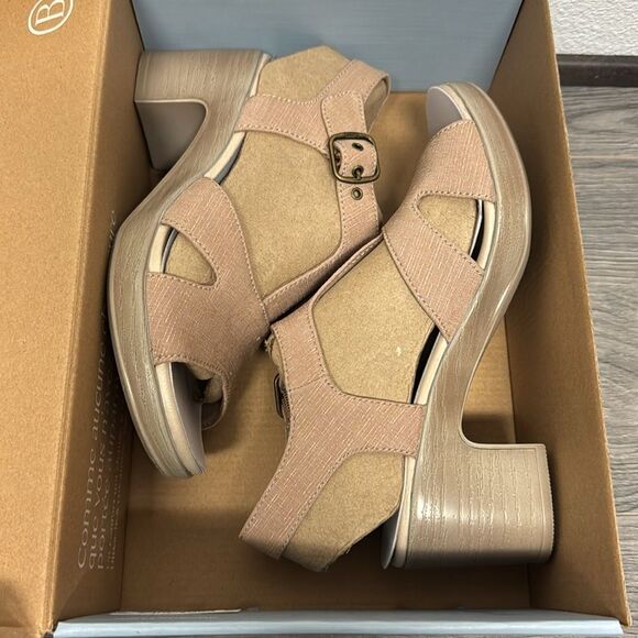 Bzees Everly Block Heel Sandal - Picture 5 of 9